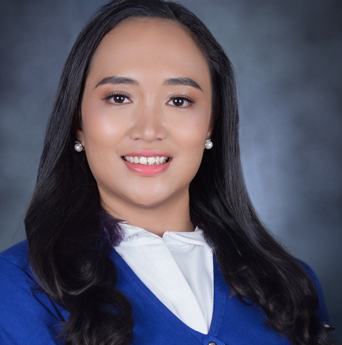 Vekka Ridon - Professional headshot